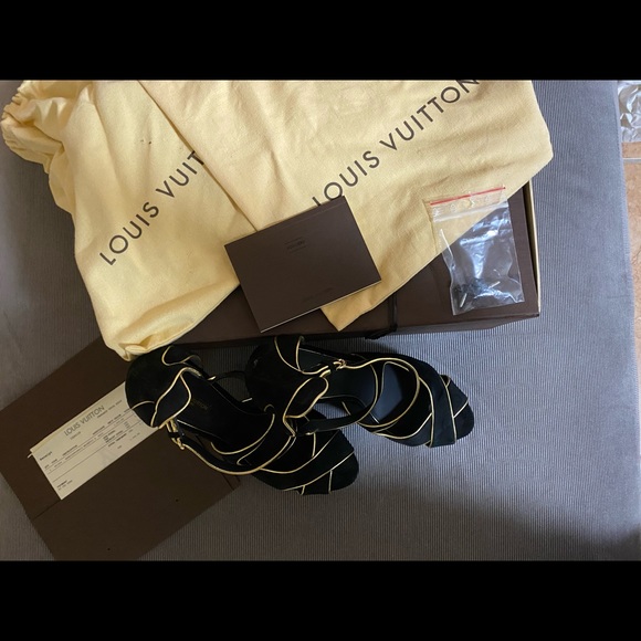 NEW! MINT CONDITION! Louis Vuitton Pumps Size 41 - Picture 2 of 8
